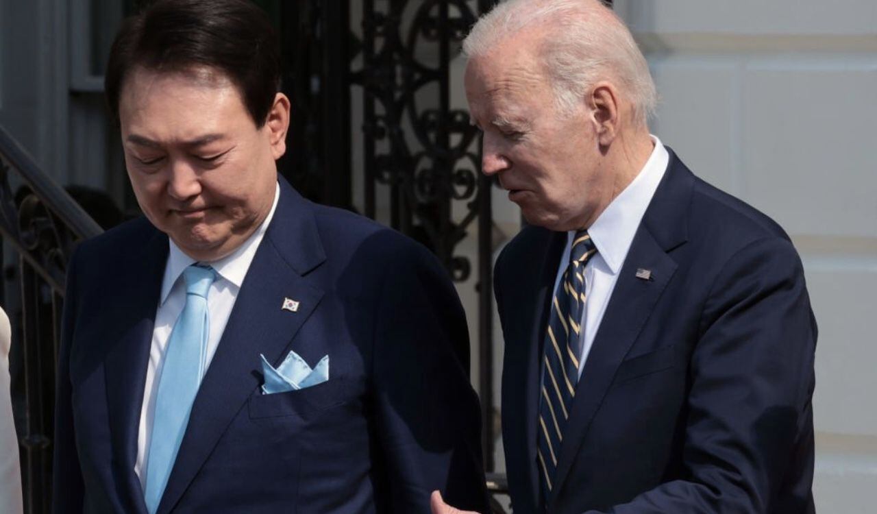 El presidente de Estados Unidos, Joe Biden, recibe al mandatario de Corea del Sur Yoon Suk-yeol en la Casa Blanca