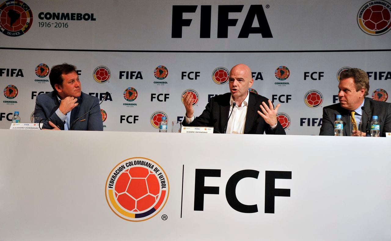 BOGOTA, COLOMBIA - MARCH 31: FIFA President Gianni Infantino (C) speaks next to Colombian Futbol Federation President Ramon Jesurum (R) and CONMEBOL President Alejandro Dominguez (L) during a press conference as part of FIFA President Gianni Infantino's visit to South America on March 31, 2016 in Bogota, Colombia. (Photo by Gal Schweizer/LatinContent via Getty Images)