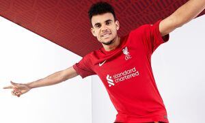 Liverpool FC ha presentado su nueva equipación local de Nike para la temporada 2022-23, que está disponible para reservar a partir de hoy.