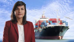 Ministra Minas y Energía Irene Vélez Torres Buque de carga de contenedores en el océano con pájaros volando