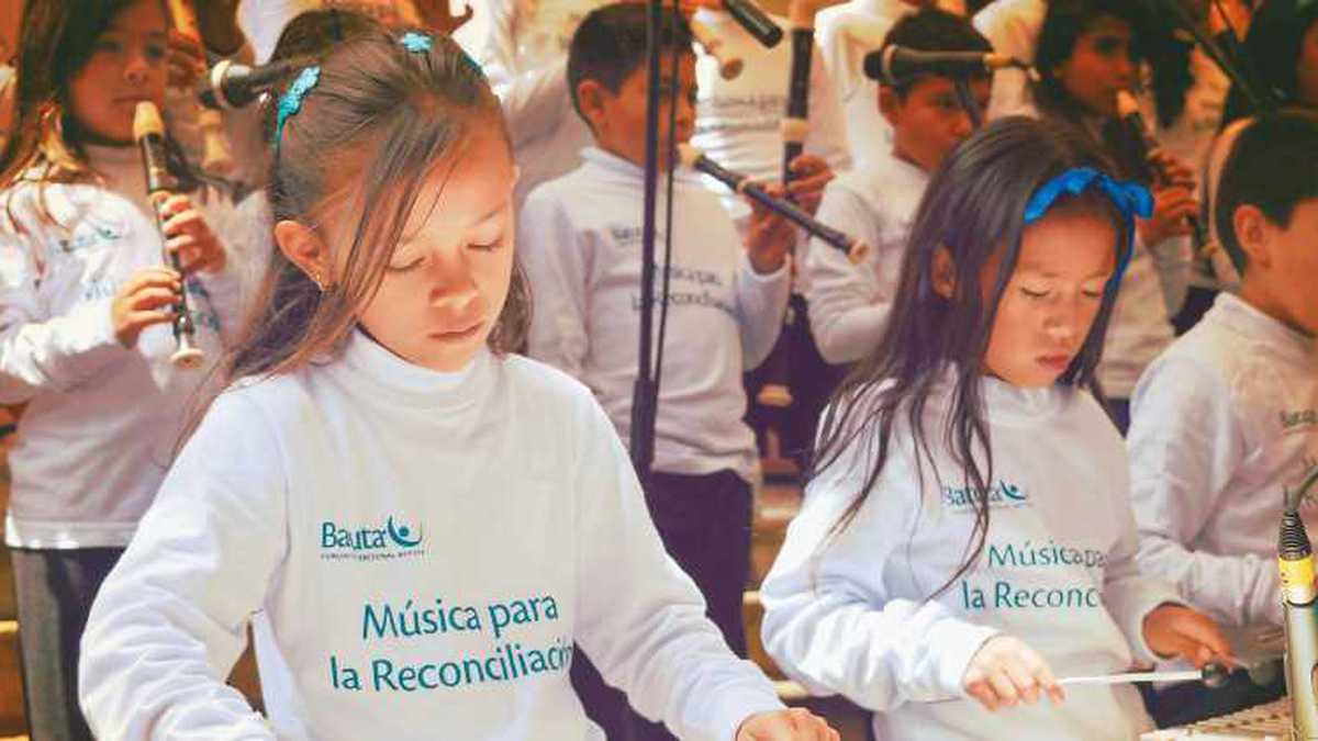 Fundación Batuta y Ministerio de Cultura anuncian que 18.000 niños y jóvenes continuarán desde sus hogares con el programa ‘Música para la reconciliación’ 