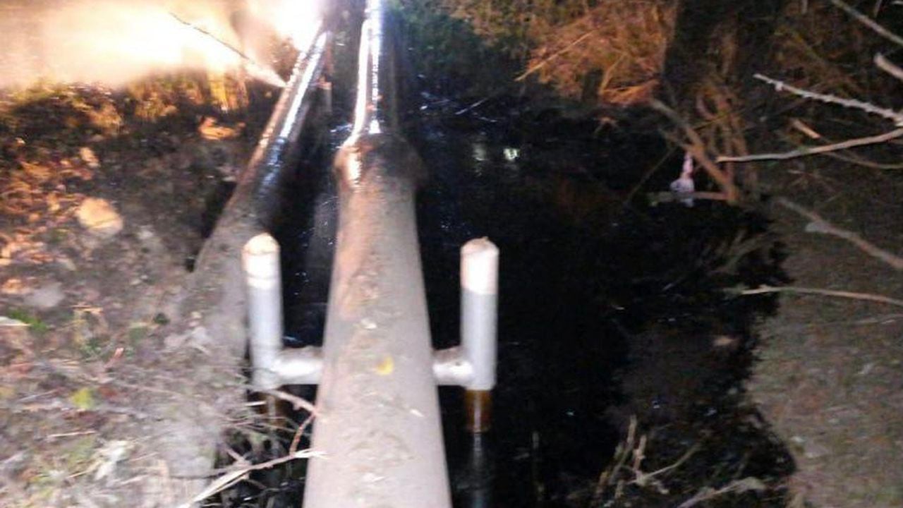 La explosión afectó la línea de agua que va hacia planta deshidratadora Lisama del campo de producción La Cira Infantas.