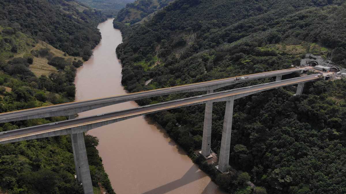 Puentes ro Cauca Concesin La Pintada