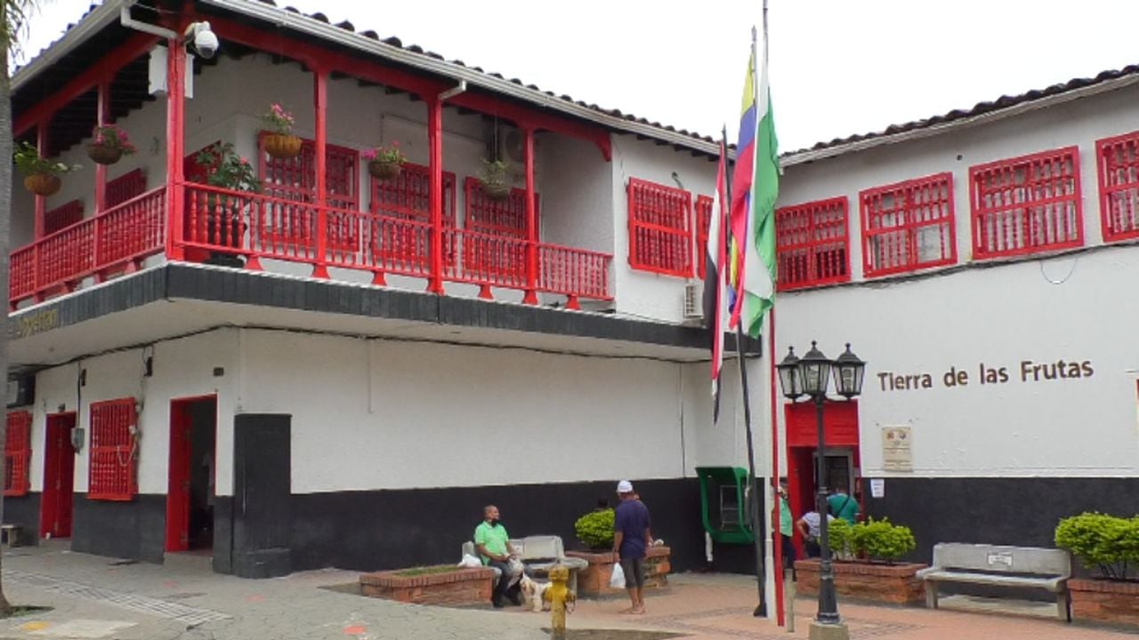Fachada de la administración municipal de Sopetrán, Antioquia.