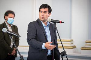 El secretario de Desarrollo Económico, Alfredo Bateman, reconoció las brechas en el mercado laboral de Bogotá.