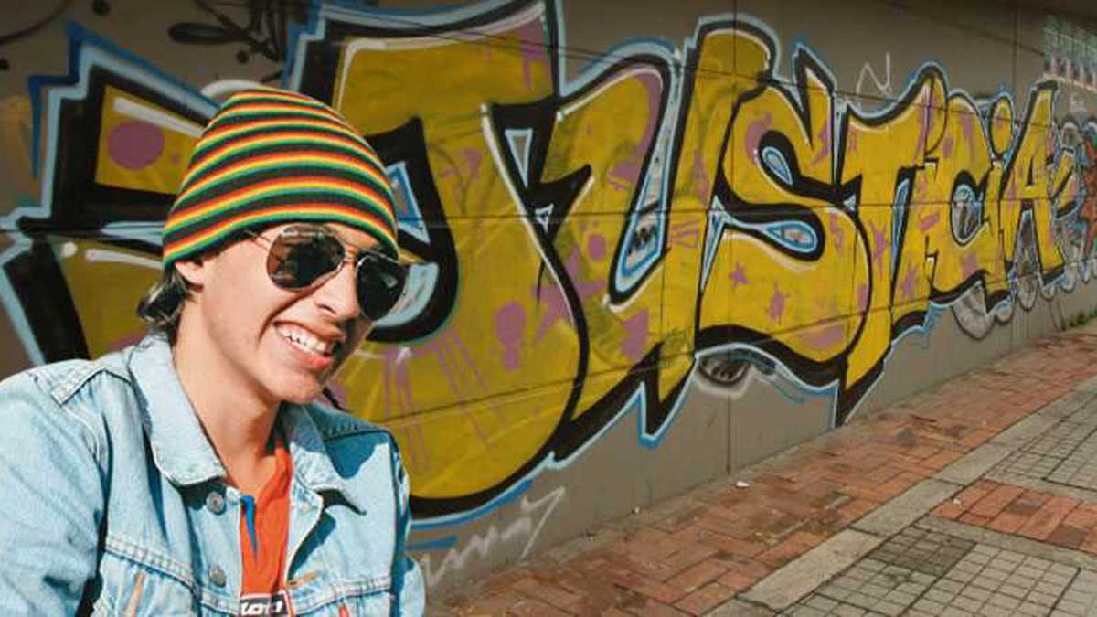El 19 de agosto de 2011 el joven de 17 años Diego Felipe Becerra murió cuando pintaba grafitis.