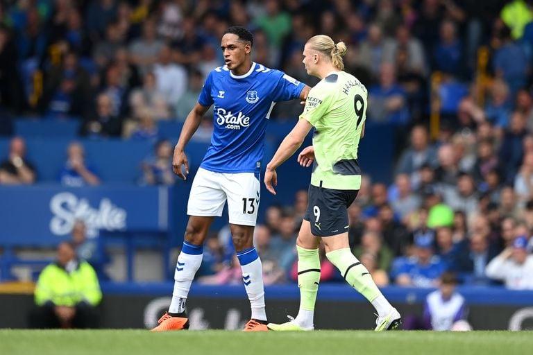 Yerry Mina, defensor colombiano del Everton.