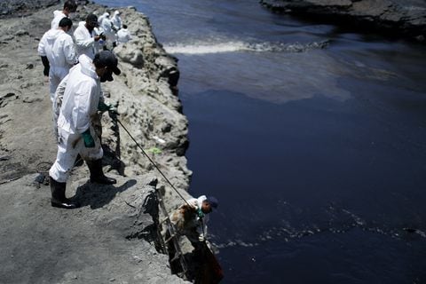 Derrame de petróleo en Perú causado por erupción en Tonga
