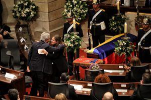 Homenaje al Maestro Fernando Botero en el Capitolio Nacional - Lina Botero y Fernando Botero Zea