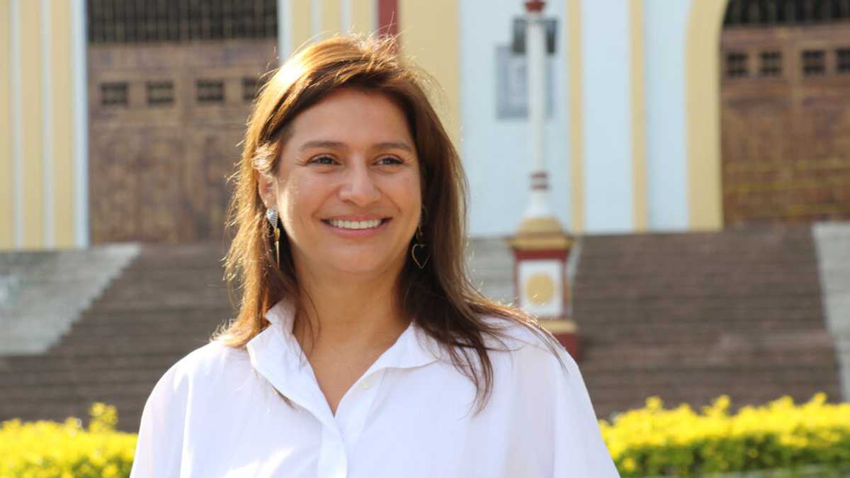 Paola Holguín