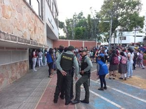 Autoridades en Bucaramanga refuerzan la seguridad a inmediaciones de las instituciones educativas.