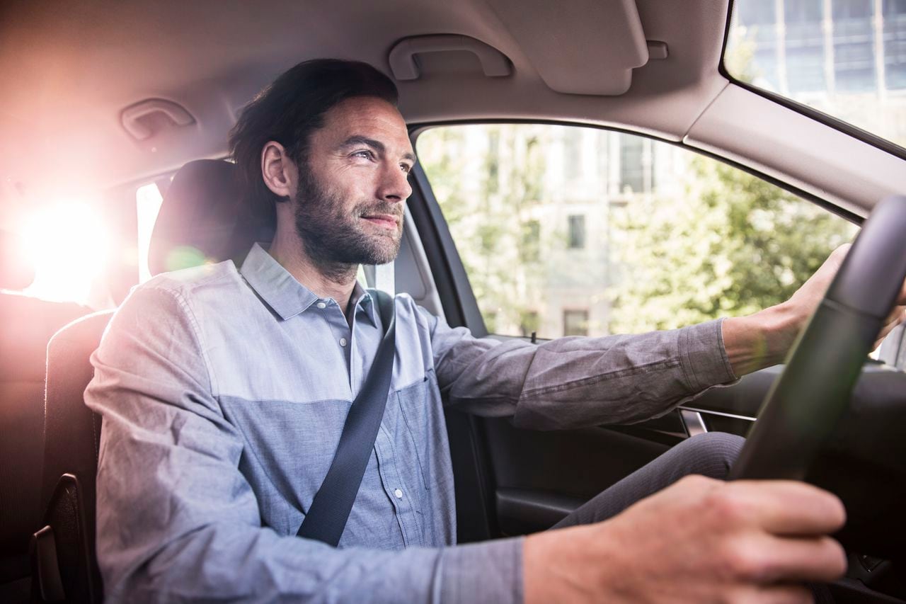 No obstaculizar la visión es fundamental para prevenir accidentes a la hora de manejar.