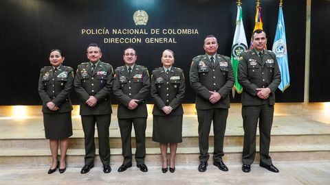 Estos son los coroneles que se convertirán en generales de la Policía; hay dos mujeres y cuatro hombres .