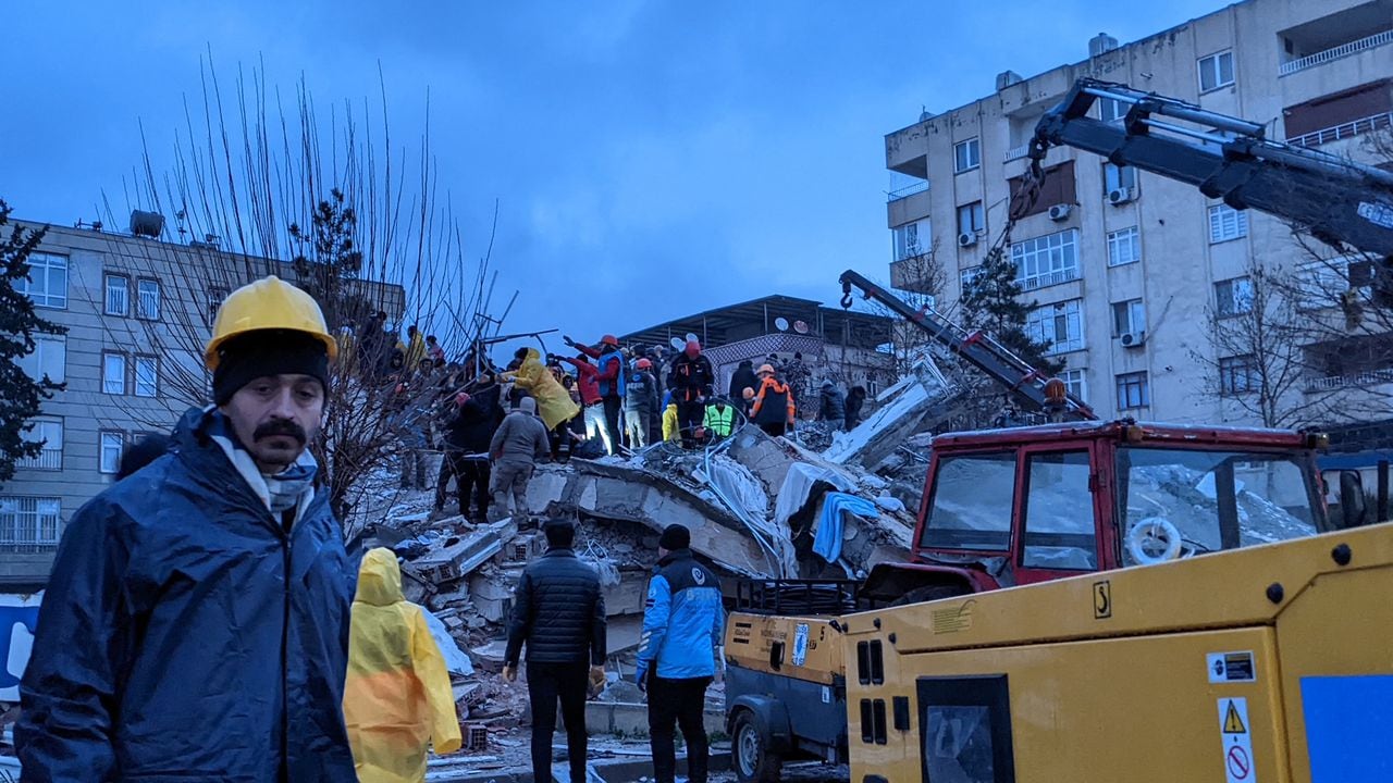 El terremoto ha dejado más de 6000 edificios totalmente derrumbados en Turquía. Foto: AFP.