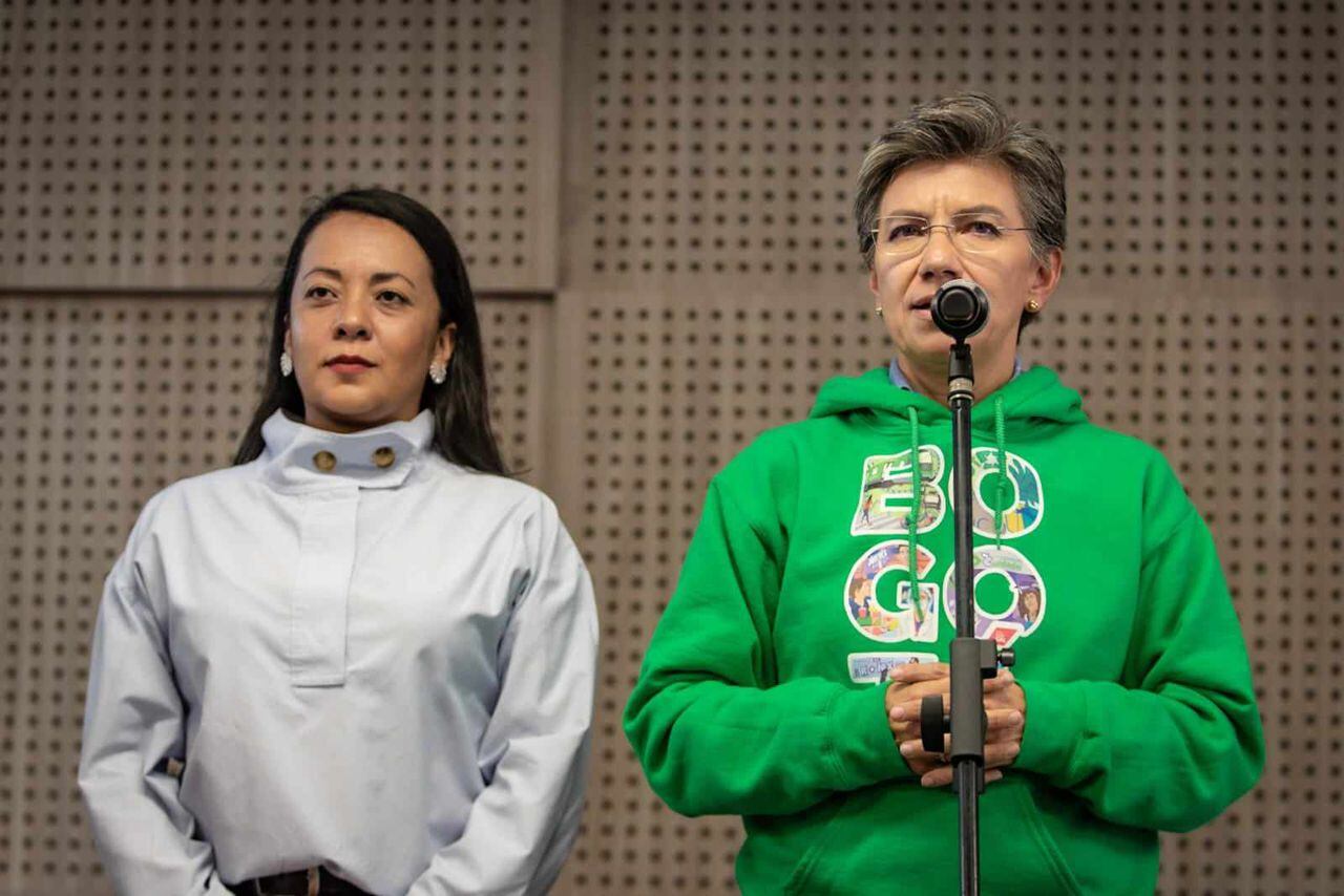 La alcaldesa Claudia López y la secretaria de Movilidad, Deyanira Ávila.