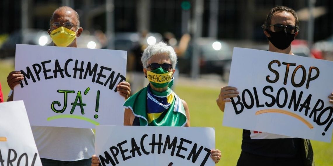Crecen las protestas  en las calles contra Bolsonaro en Brasil