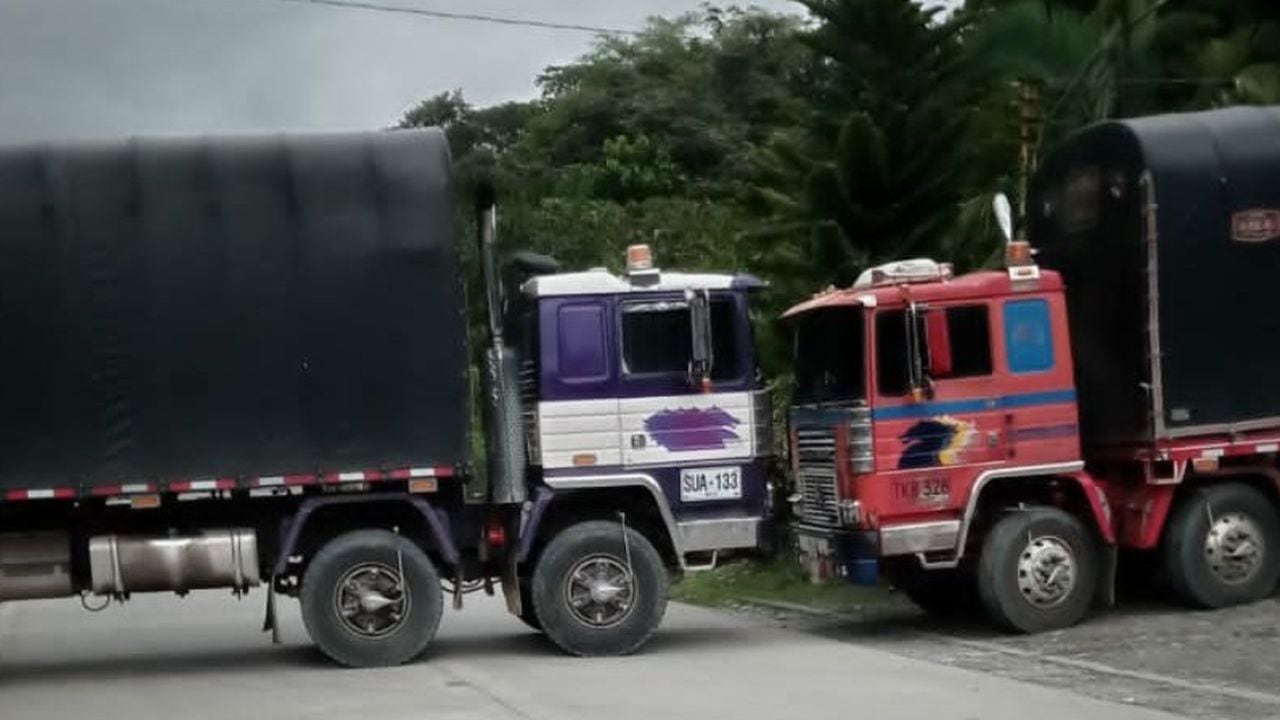 Paro de camioneros en las vías de Chocó.