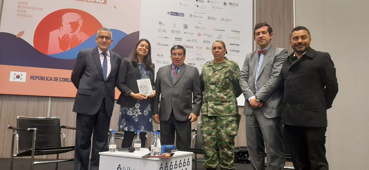 Ejército participó de Feria del libro de Bogotá