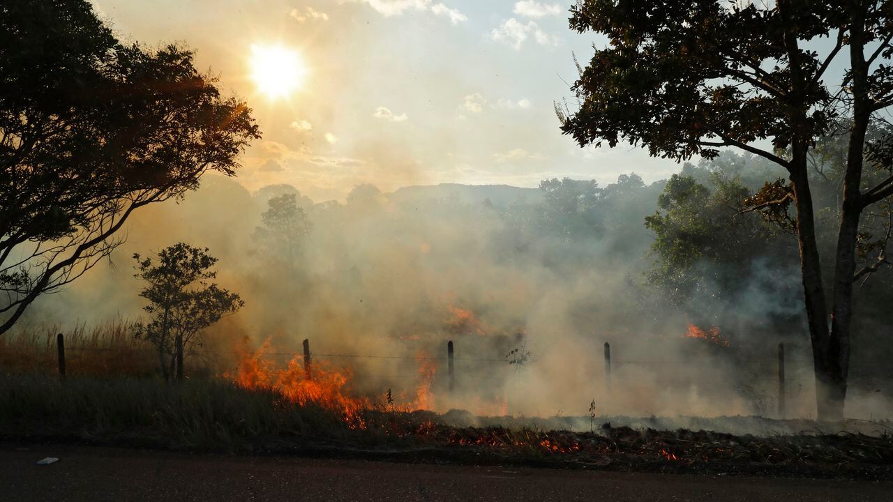 Vía Hato Corozal a Tame quemas agrícolas a cielo abierto
Arauca enero 6 del 2022
Foto Guillermo Torres / Semana
