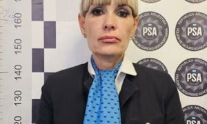 Azafata detenida en Argentina por crear falsa amenaza de bomba.