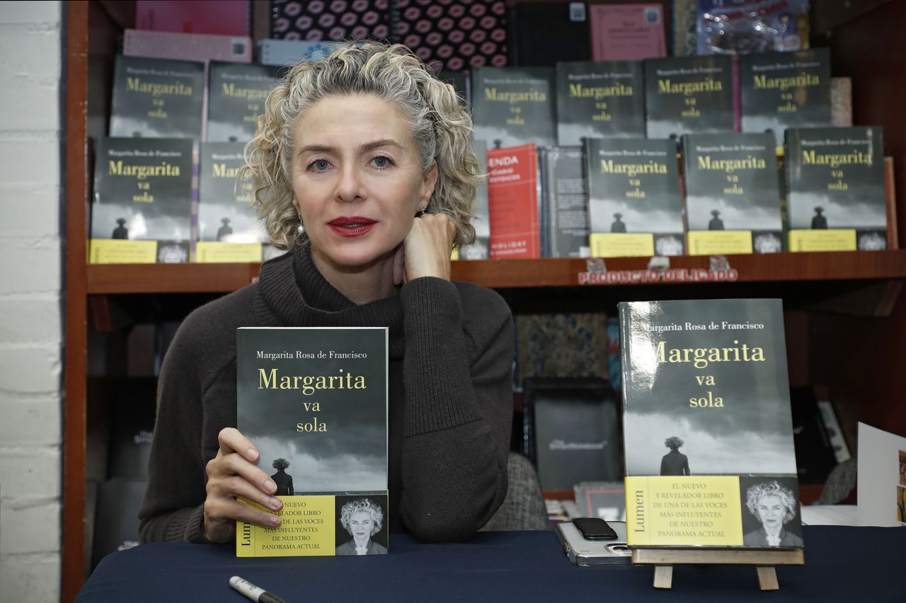 Margarita Rosa de Francisco
lanzamiento de su libro “Margarita va sola”.
Bogota abril 21 del 2023
Foto Guillermo Torres Reina / Semana