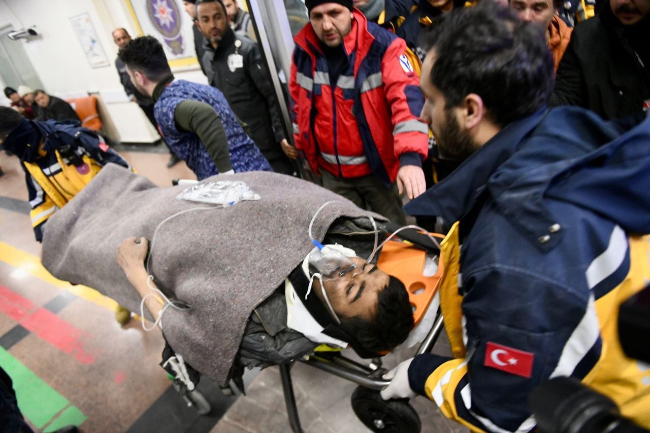 Mustafa Avci rescatado tras el terremoto de Turquía