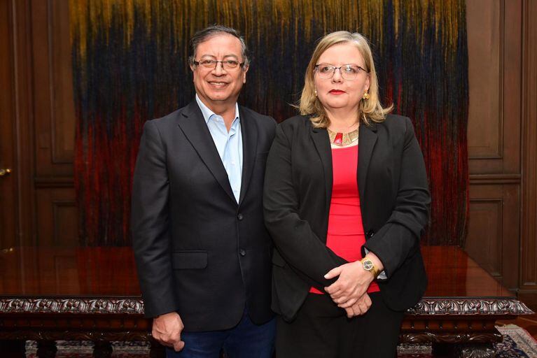 Presidente Gustavo Petro y la nueva directora del ICBF Astrid Eliana Cáceres