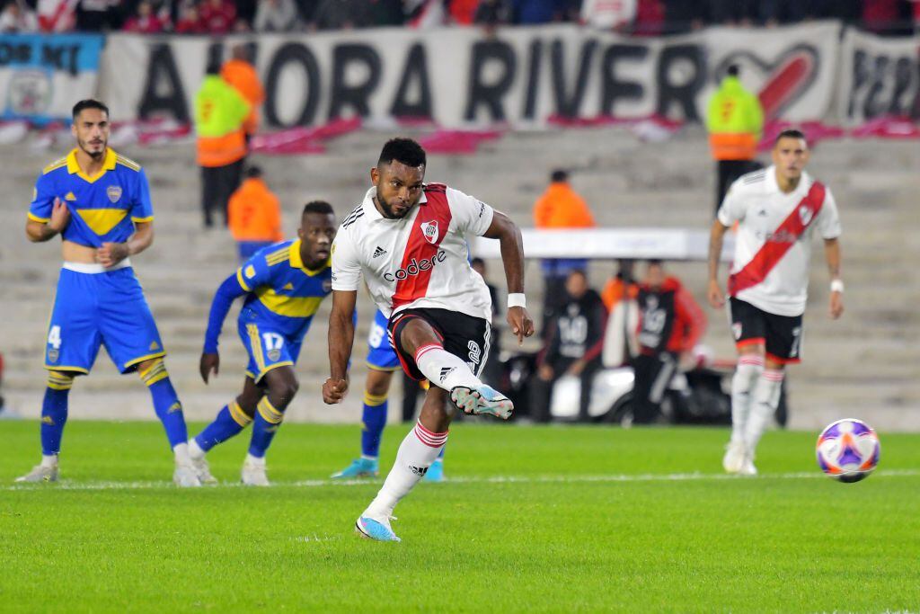BUENOS AIRES, ARGENTINA - MAY 07: Miguel Borja of River Plate cel during a Liga Profesional 2023 match between River Plate and Boca Juniors at Estadio Más Monumental Antonio Vespucio Liberti on May 07, 2023 in Buenos Aires, Argentina. (Photo by Marcelo Endelli/Getty Images)