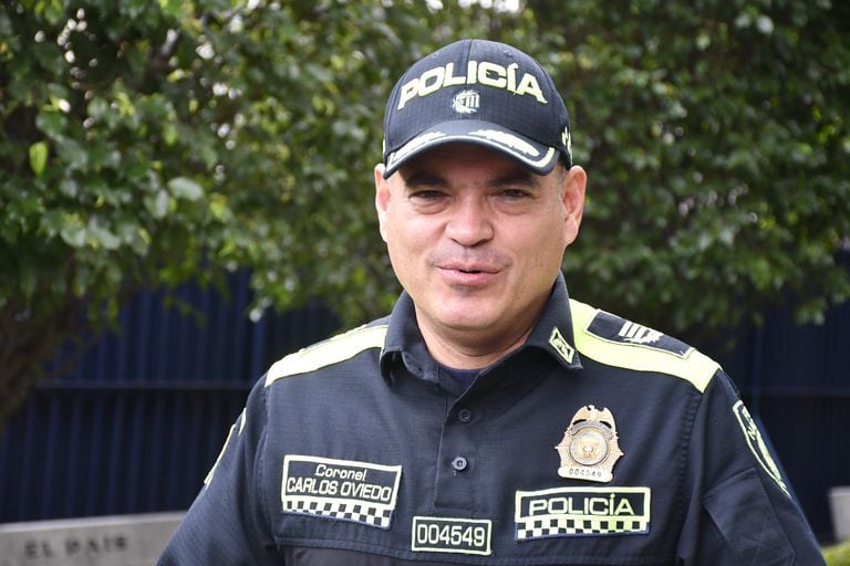 Orden: Comandante de la Policía, coronel Carlos Oviedo. foto José L Guzmán. El País