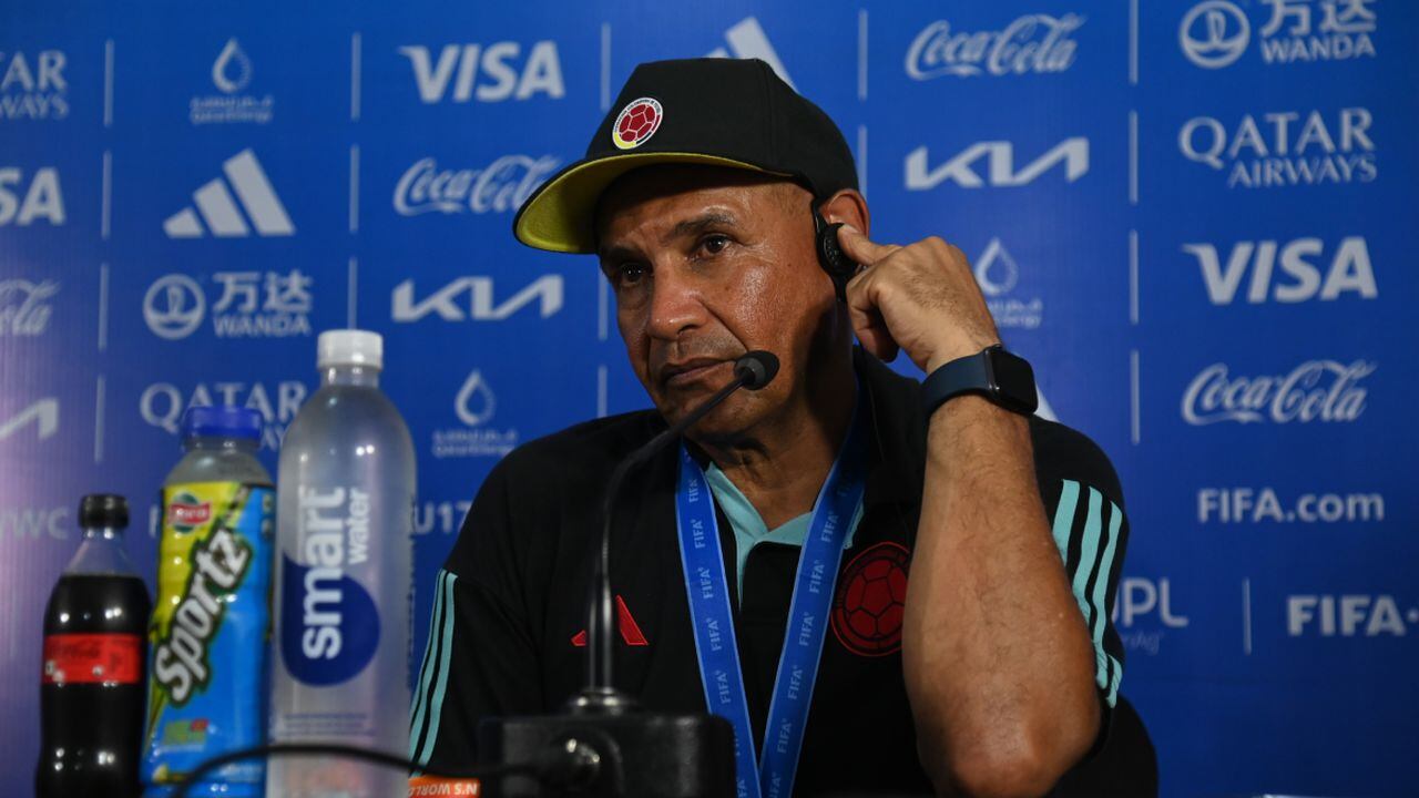 NAVI MUMBAI, INDIA - OCTOBER 30: Carlos Alberto Paniagua Mazo of Colombia attends press conference after the FIFA U-17 Women's World Cup 2022 Final, match between Colombia and Spain at DY Patil Stadium on October 30, 2022 in Navi Mumbai, India. (Photo by Getty Images/Masashi Hara - FIFA/FIFA)