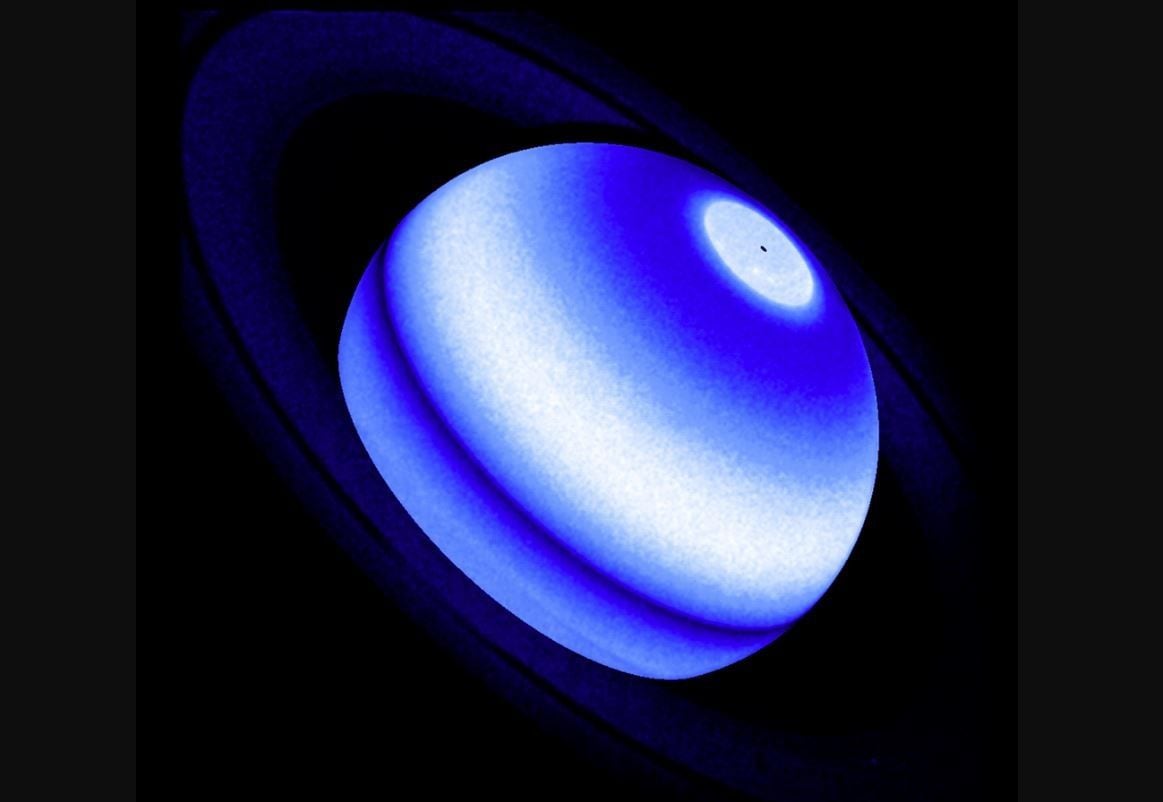 Hubble encuentra anillos de Saturno calentando su atmósfera.