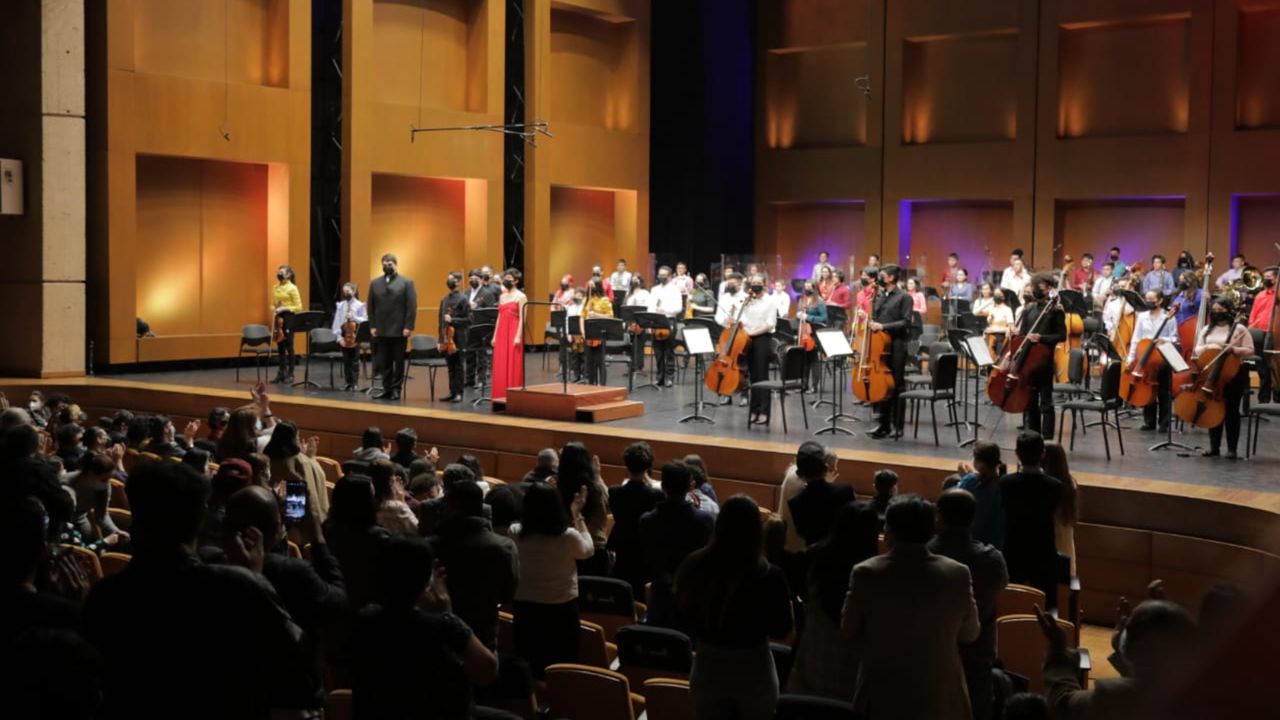 La Filarmónica Prejuvenil Bogotá-Cundinamarca está conformada por 61 músicos: 30 jóvenes bogotanos y 31 cundinamarqueses.