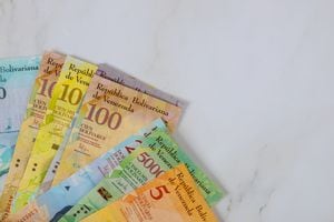 Billetes de Venezuela, conocidos como bolívares.