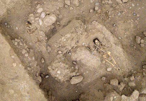 Los restos encontrados pertenecerían a un cementerio de la época de la colonia.