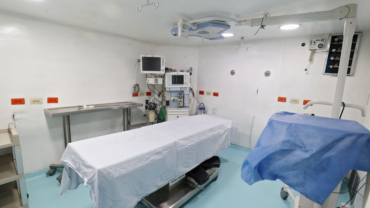 El Barco Hospital San Raffaele es una institución médica de nivel 2. Cuenta con sala de operaciones, optometría, laboratorio, médico familiar, entre otros servicios que carecen algunas comunidades del Litoral Pacífico.