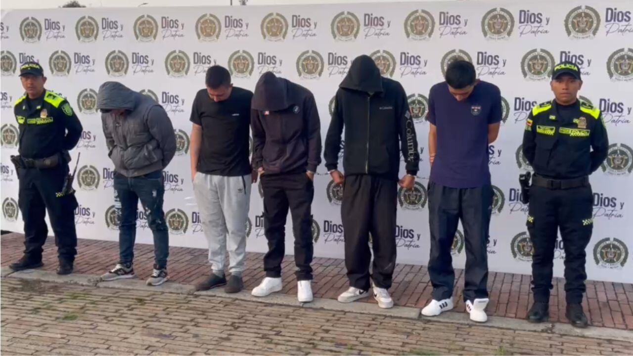 Cae banda dedicada al robo de autopartes en Bogotá; Policía revela escondían los vehículos hurtados