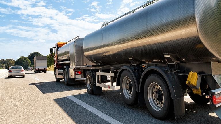 La polémica compra de 40 carrotanques que siguen sin llevar agua a La Guajira