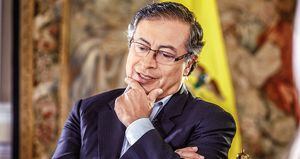    El presidente Gustavo Petro tuvo que prescindir de dos funcionarios cercanos que lo acompañaron desde la pasada campaña electoral.