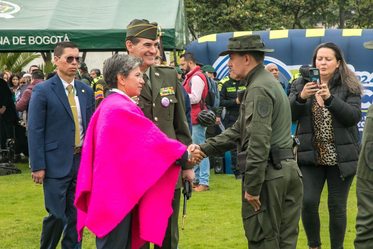 La alcaldesa Claudia López y el general William Salamanca, lideraron la entrada en operación del nuevo comando élite multicrimen.
