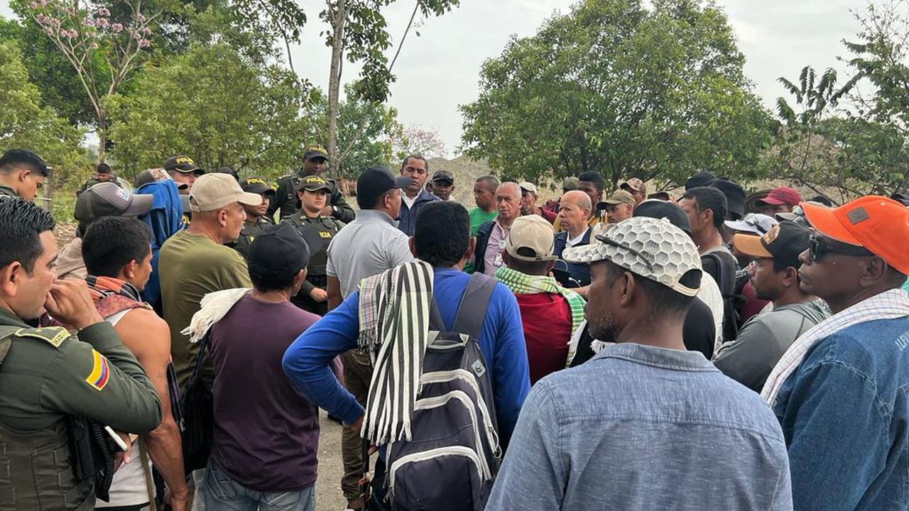La comunidad no permitió que los manifestantes del paro minero entraran a La Apartada y bloquearan puente San Jorge