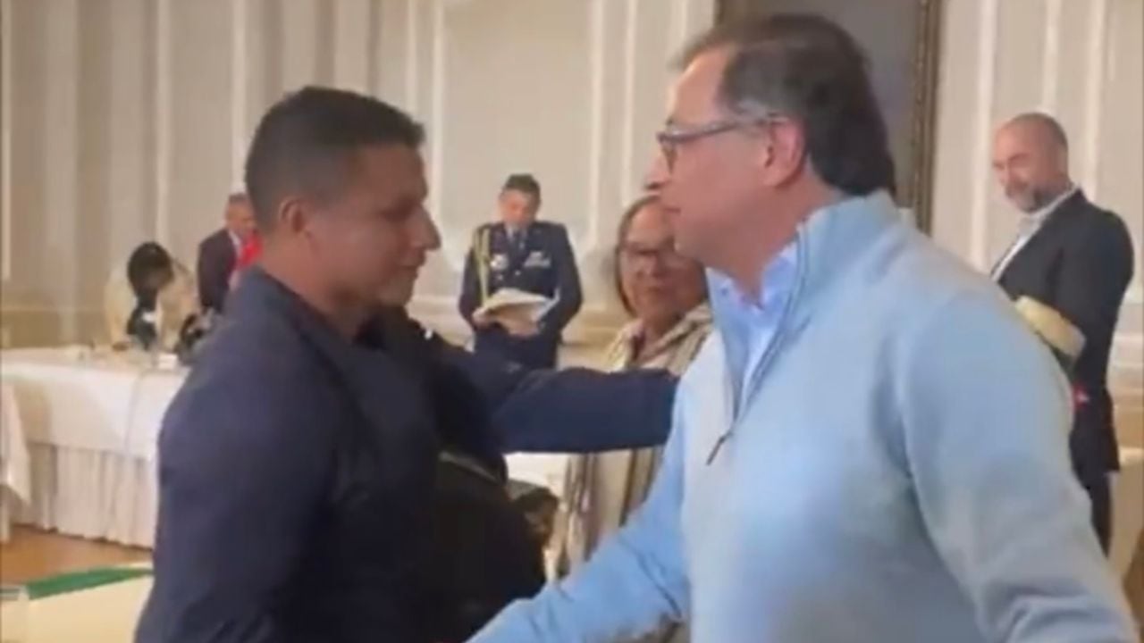 Presidente Gustavo Petro reunido con indígenas en la Casa de Nariño