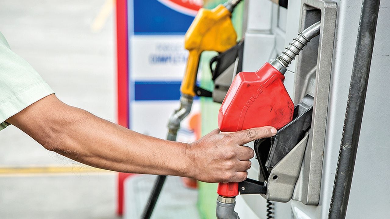 Si no existiera el fondo de estabilización de precios de combustible, el galón de gasolina valdría 3.000 pesos más que su precio actual. Sin embargo, la sostenibilidad del fondo no es clara.