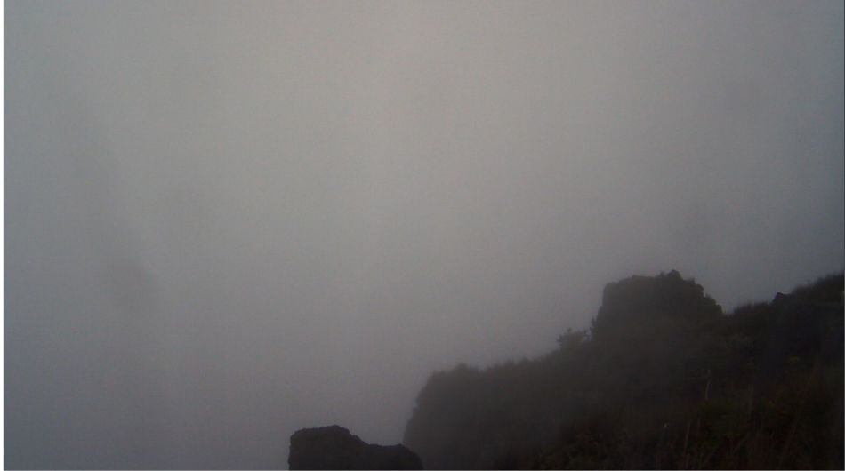 Baja visibilidad del volcán Nevado del Ruiz desde el Cañón de Azufrado.