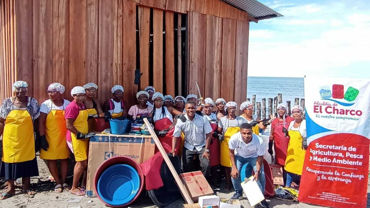 Cerca de 27 mujeres y tres hombres concheros y pescadores integran la asociación Unión La Esperanza.