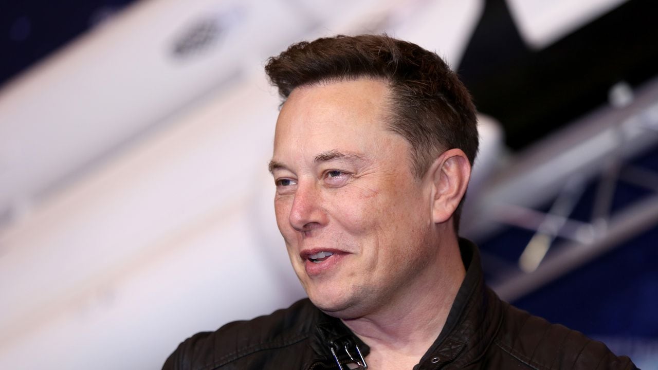 ¿Cómo lo hizo? Elon Musk aumentó su fortuna en un solo día: la lucha con Bezos continúa