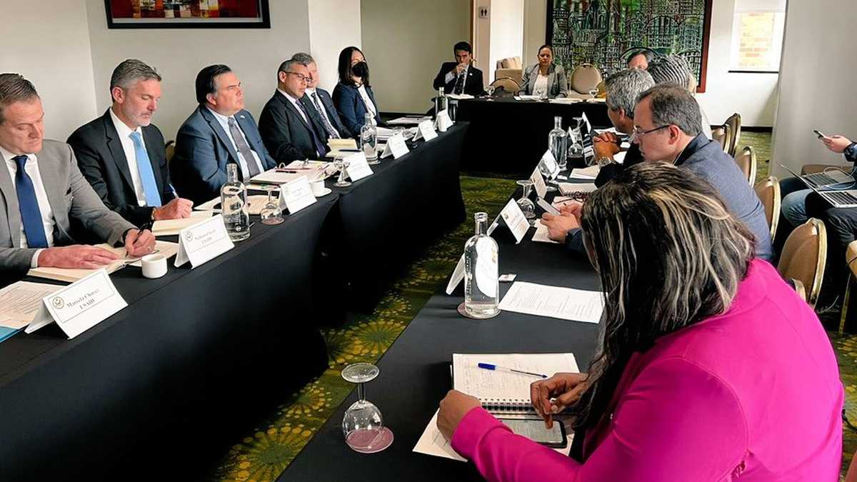 El gobierno Petro sostiene reuniones con funcionarios de la Embajada de Estados Unidos en Colombia para concretar la visita diplomática del gobierno Biden al país.