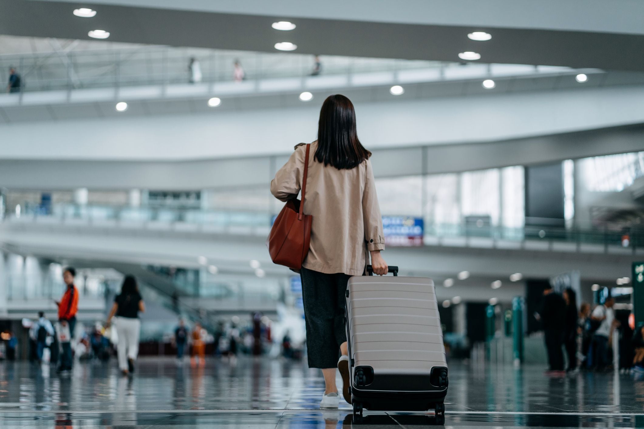 Empleado de seguridad de aeropuerto revela error que todos cometemos al  poner un candado a la maleta - El Diario NY