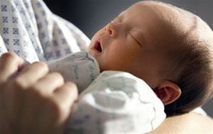 La unión a la placenta puede mejorar los niveles de hierro en la sangre del neonato. (Foto: Thinkstock) 