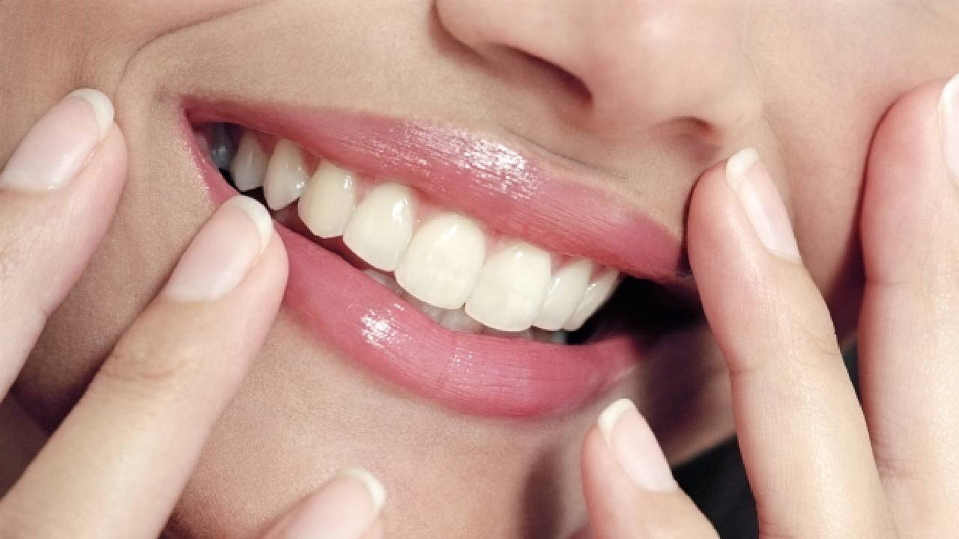 réplica Petición unidad Fresas: estos son sus beneficios para blanquear y mejorar la salud de sus  dientes