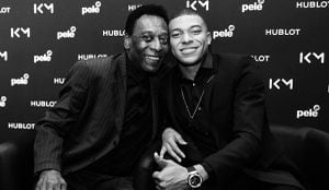 Kylian Mbappé rindió homenaje al rey Pelé